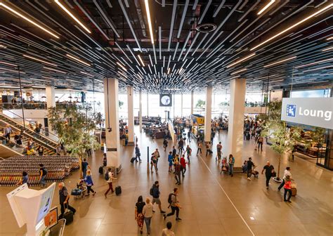 amsterdam schiphol airport shops.